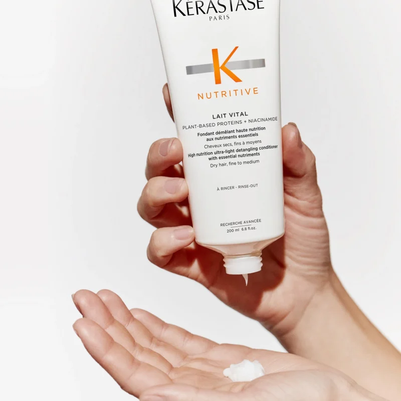 Kérastase Nutritive Lait Vital високонутритивен ултра-лесен балсам со есенцијални нутриенти за суво тенко до средно влакно 200мл 15 Kérastase Nutritive Lait Vital високонутритивен ултра-лесен балсам со есенцијални нутриенти за суво тенко до средно влакно 200мл 14