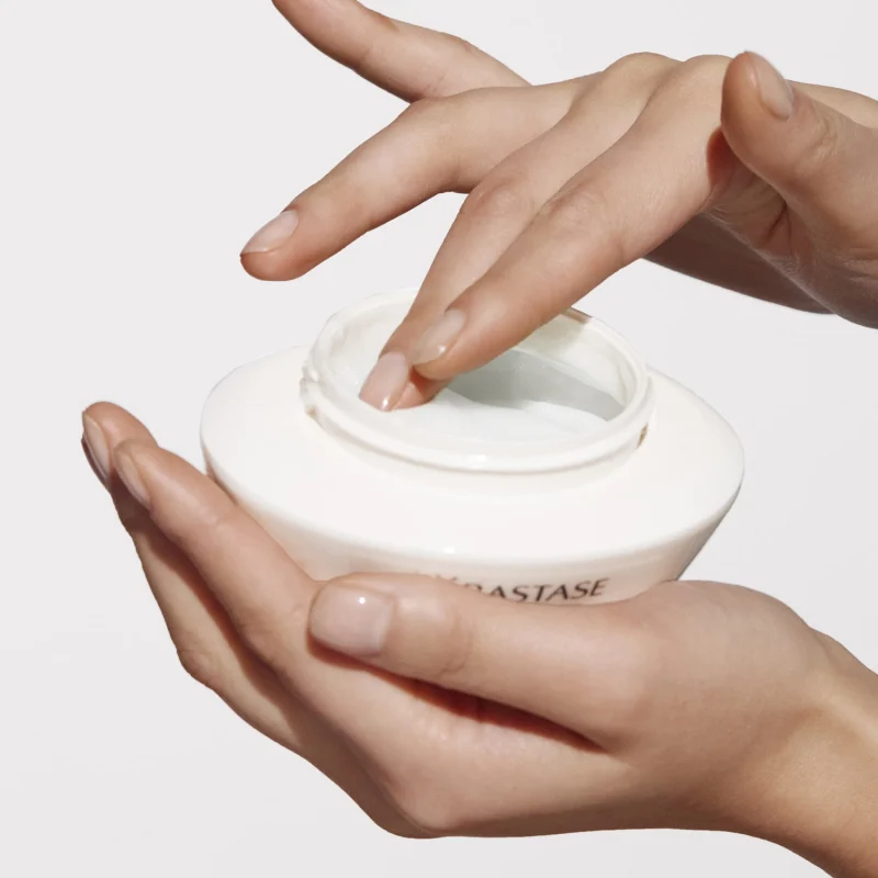 Kérastase Nutritive Masquintense Riche ултра-концентрирана богата маска за многу суво средно до дебело влакно 200мл 15 Kérastase Nutritive Masquintense Riche ултра-концентрирана богата маска за многу суво средно до дебело влакно 200мл 14