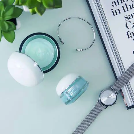 Biotherm Aquasource Total Eye Revitalizer гел за околу очи со разладувачки ефект 15мл 7 Biotherm Aquasource Total Eye Revitalizer гел за околу очи со разладувачки ефект 15мл 6