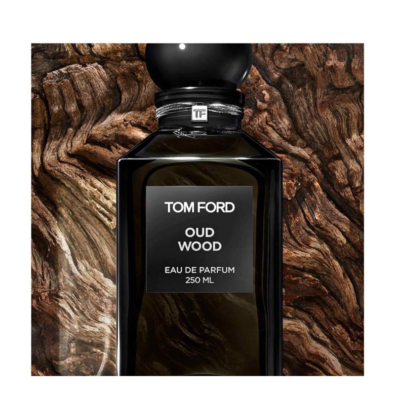 Tom Ford Oud Wood Eau de parfum for women and men 6