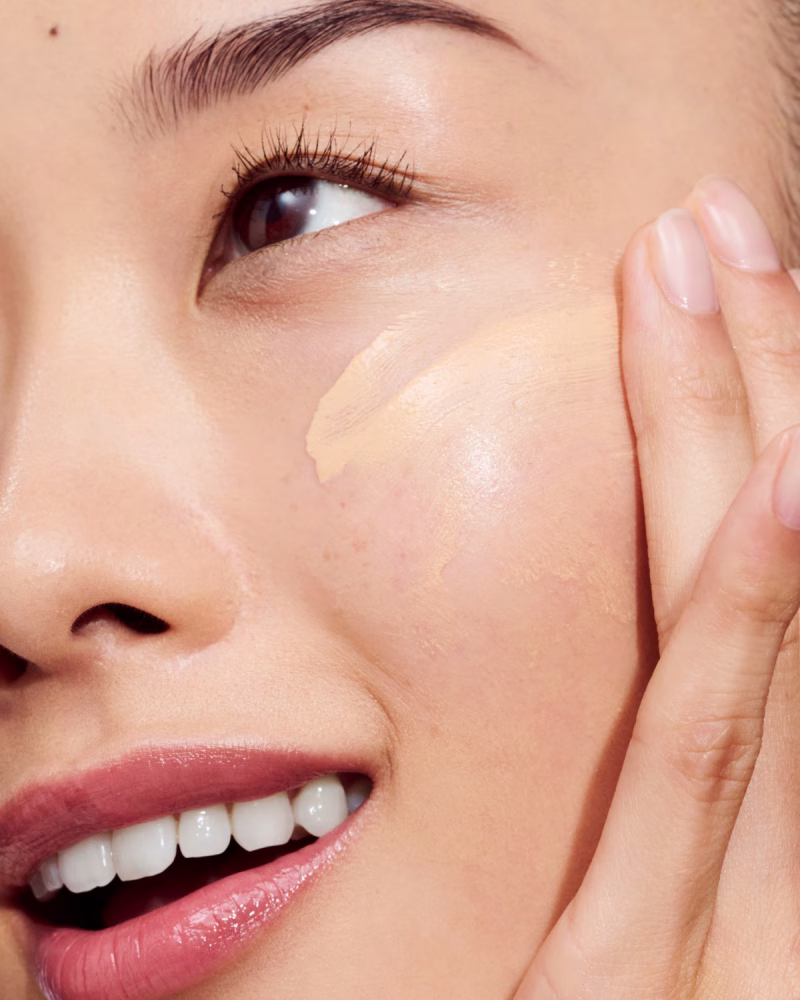 Clinique Even Better Clinical™ Vitamin Makeup Foundation SPF 50 7 Clinique Even Better Clinical™ Vitamin Makeup Foundation SPF 50 6