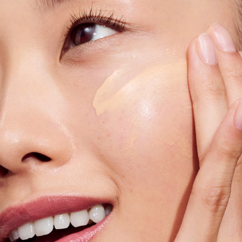 Clinique Even Better Clinical™ Vitamin Makeup Foundation SPF 50 19 Clinique Even Better Clinical™ Vitamin Makeup Foundation SPF 50 - Image 4