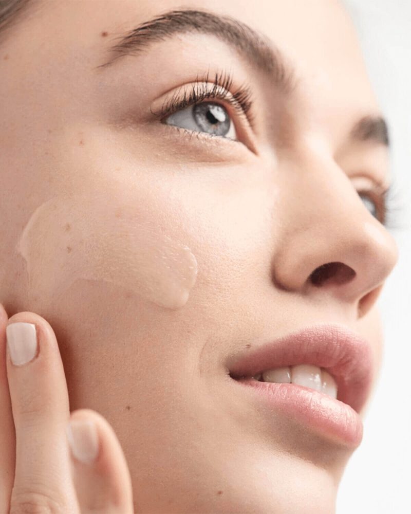 Clinique Dramatically Different Moisturizing Lotion+™ дневен навлажнувачки лосион за многу сува, сува и комбинирана кожа 5 Clinique Dramatically Different Moisturizing Lotion+™ дневен навлажнувачки лосион за многу сува, сува и комбинирана кожа 4