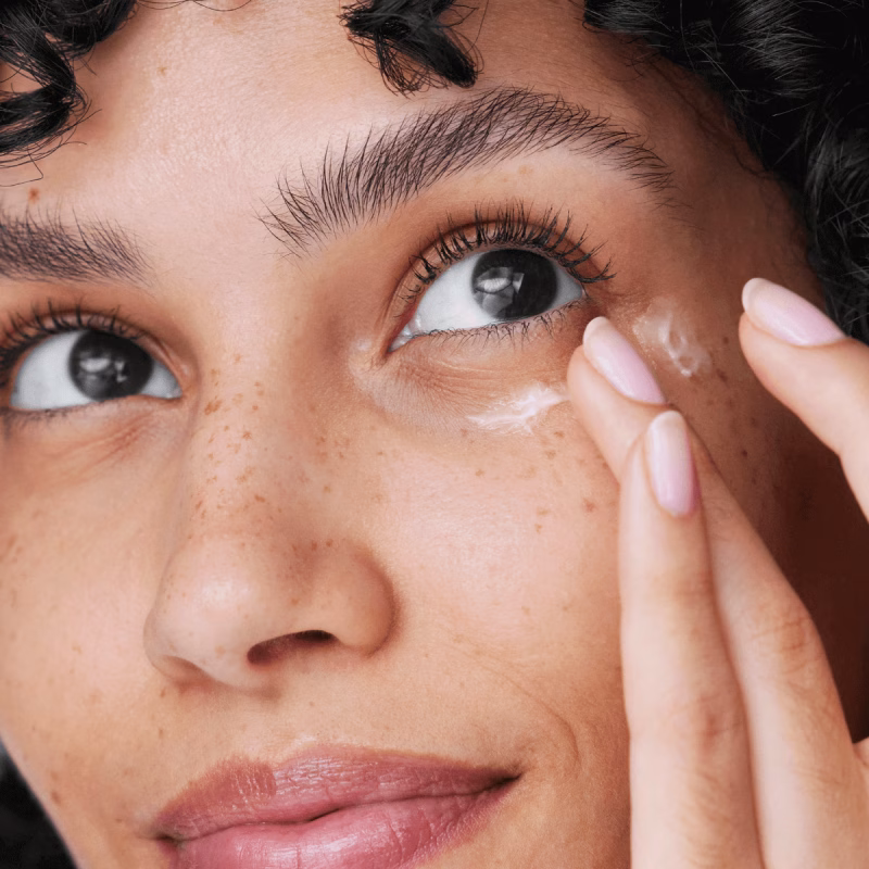 Clinique All About Eyes™ крема за околу очи со витамин Ц за сите типови кожа 15мл 13 Clinique All About Eyes™ крема за околу очи со витамин Ц за сите типови кожа 15мл - Image 2