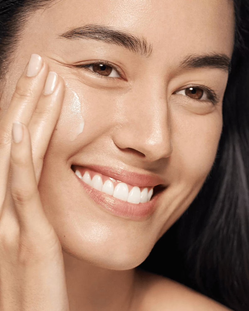 Clinique Moisture Surge™ SPF 25 Sheer Hydrator хидрирачка крема за сите типови кожа со SPF 25 - 50мл 16