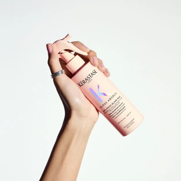 Kérastase Gloss Absolu Anti-Frizz Glaze Milk млеко во спреј за поттикнување сјај на долга коса склона кон frizz 190мл 32