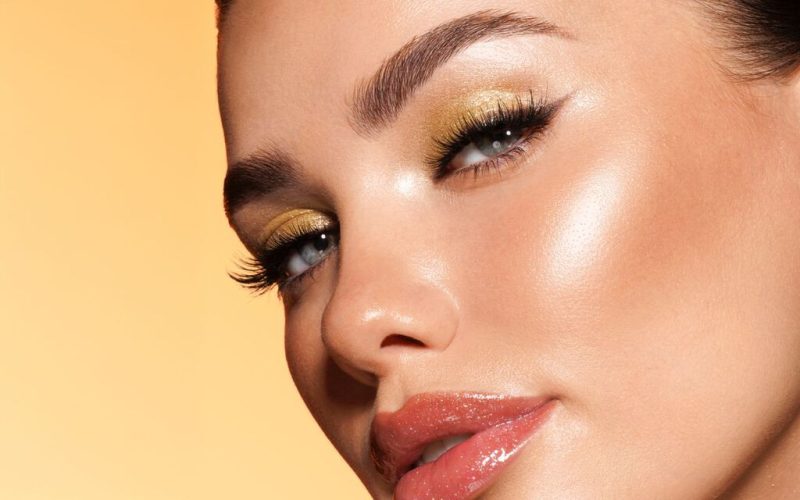 PUPA Shine Bright Fluid All Over Highligher светкав течен хајлајтер за лице, очи и усни 30ml 7 PUPA Shine Bright Fluid All Over Highligher светкав течен хајлајтер за лице, очи и усни 30ml 6