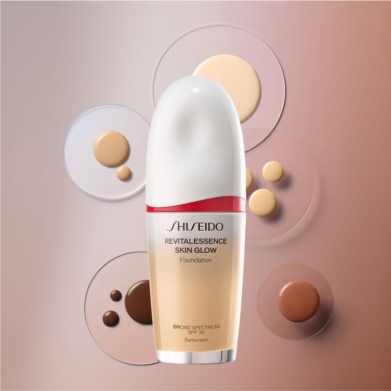 Shiseido Revitalessence Skin Glow Foundation SPF 30 течна пудра со сјаен завршеток, средна покривност и заштита од сонце 4