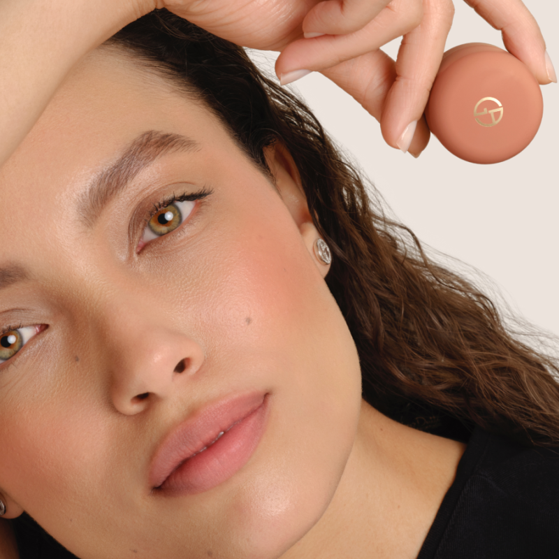 Giorgio Armani Dolci Blush руменило за лице со нежен мат завршеток 8g 17 Giorgio Armani Dolci Blush руменило за лице со нежен мат завршеток 8g 16