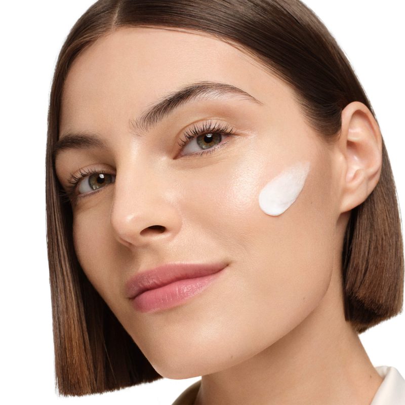Shiseido Clarifying Cleansing Foam кремаст пенаст чистач за прочистување и сјај на кожата 125ml 5 Shiseido Clarifying Cleansing Foam кремаст пенаст чистач за прочистување и сјај на кожата 125ml 4
